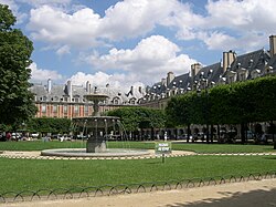 Square Louis Xiii