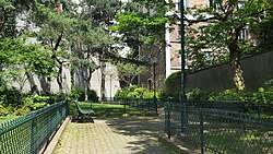 Square Eugenie Cotton